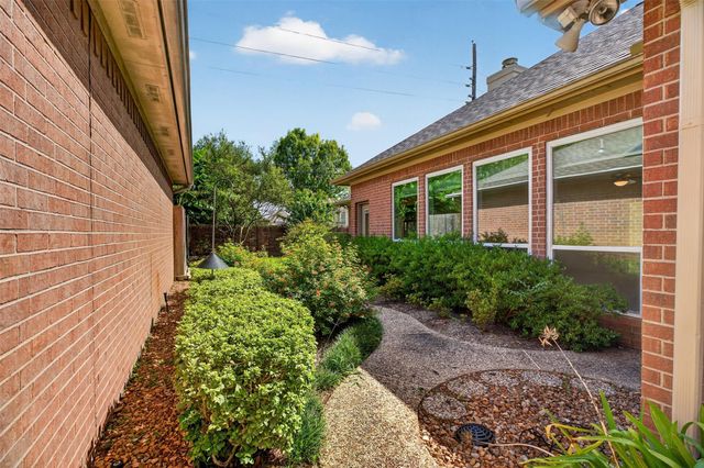 13911 Carriage Walk Lane, Houston, TX 77077
