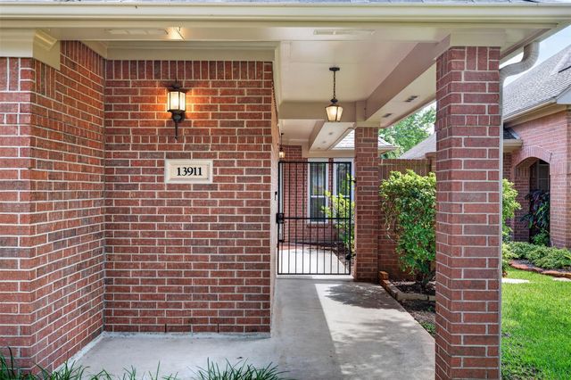 13911 Carriage Walk Lane, Houston, TX 77077
