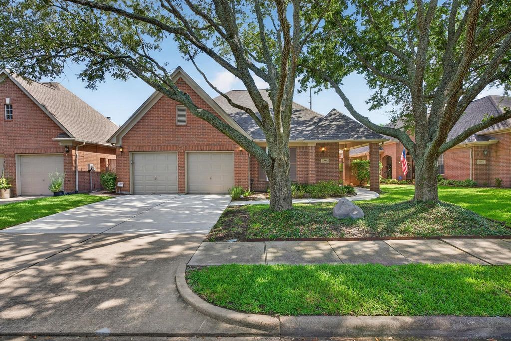 13911 Carriage Walk Lane, Houston, TX 77077