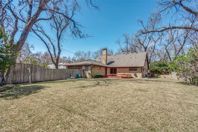9824 Ravensway Drive, Dallas, TX 75238