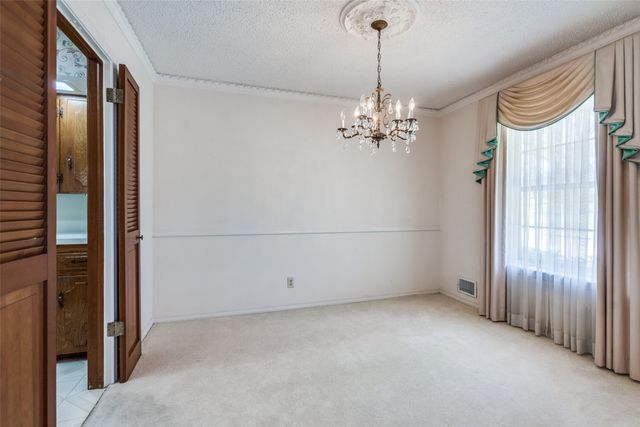 9824 Ravensway Drive, Dallas, TX 75238