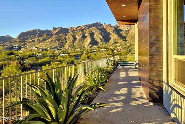 6540 N Pontatoc Road, Tucson, AZ 85718