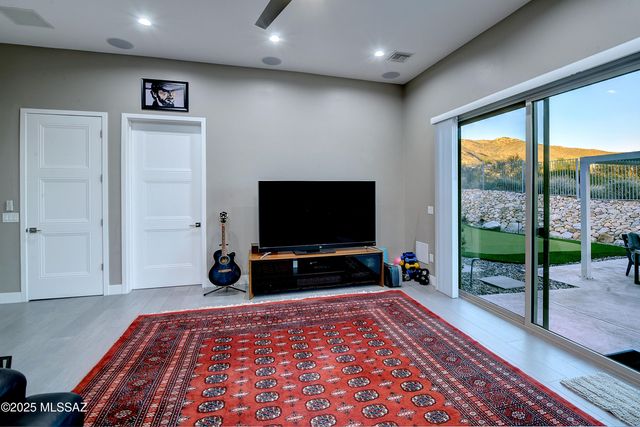 6540 N Pontatoc Road, Tucson, AZ 85718