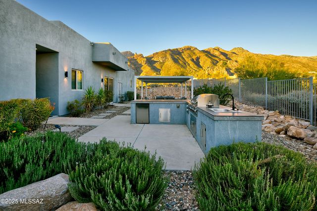 6540 N Pontatoc Road, Tucson, AZ 85718