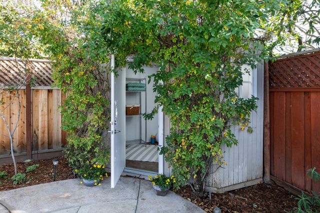 6812 Lazy River Way, San Jose, CA 95120