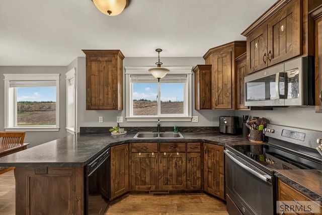 425 E Oak Street, Shelley, ID 83274