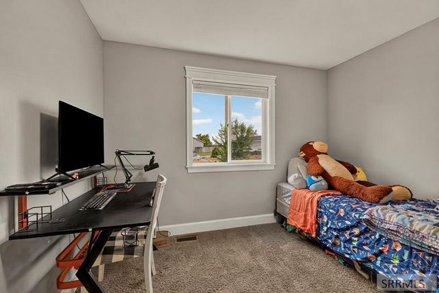 425 E Oak Street, Shelley, ID 83274