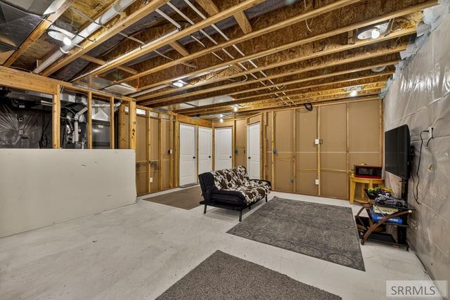 425 E Oak Street, Shelley, ID 83274