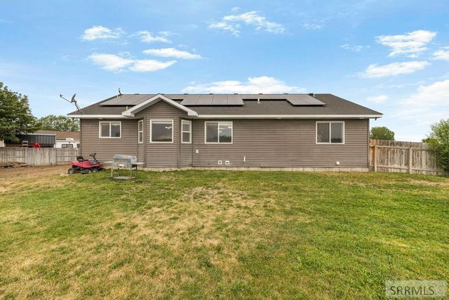 425 E Oak Street, Shelley, ID 83274