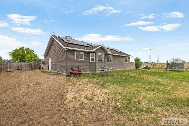 425 E Oak Street, Shelley, ID 83274