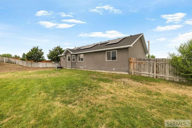 425 E Oak Street, Shelley, ID 83274