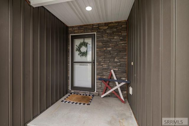 425 E Oak Street, Shelley, ID 83274