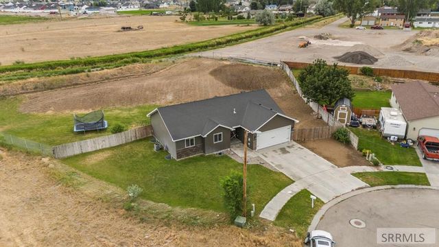 425 E Oak Street, Shelley, ID 83274