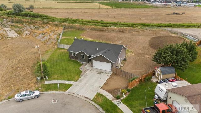 425 E Oak Street, Shelley, ID 83274