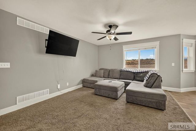 425 E Oak Street, Shelley, ID 83274