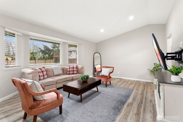 206 W Marilyn Avenue, Everett, WA 98204