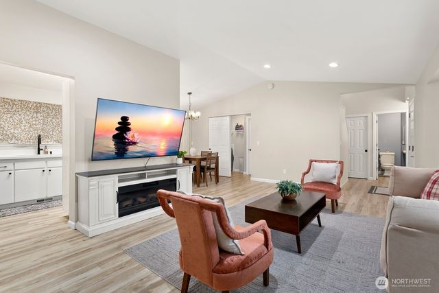 206 W Marilyn Avenue, Everett, WA 98204