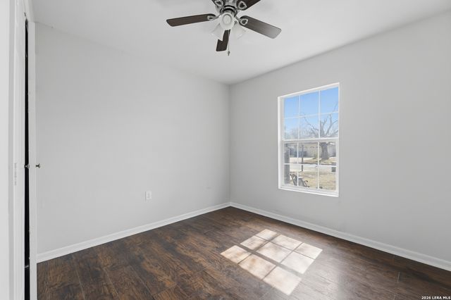 9455 Greens Pt, San Antonio, TX 78250