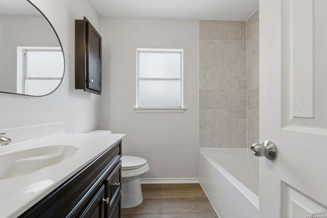 9455 Greens Pt, San Antonio, TX 78250