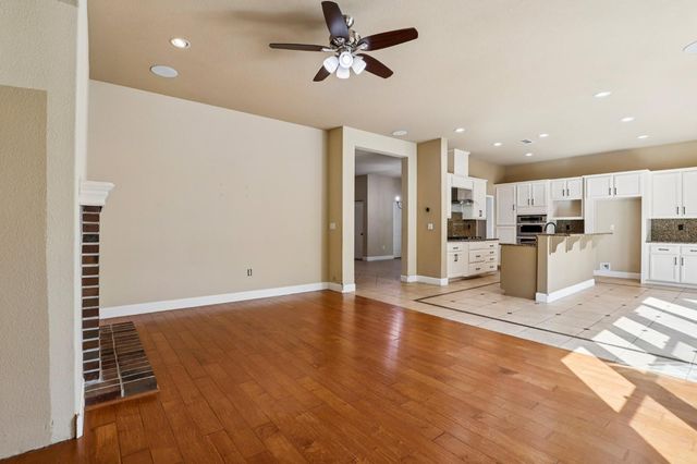 716 Chesterfield Way, Rocklin, CA 95765