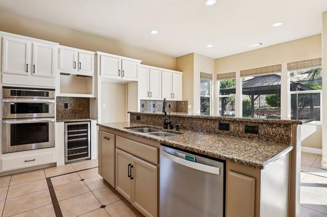 716 Chesterfield Way, Rocklin, CA 95765