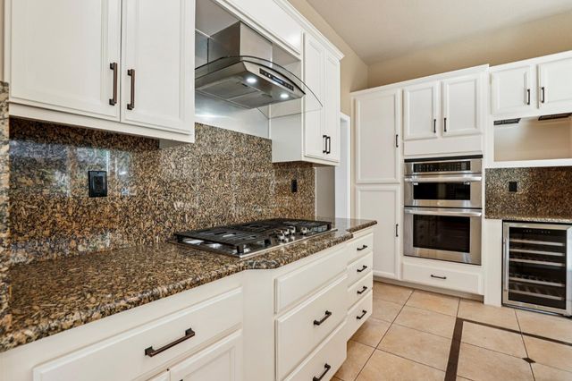 716 Chesterfield Way, Rocklin, CA 95765