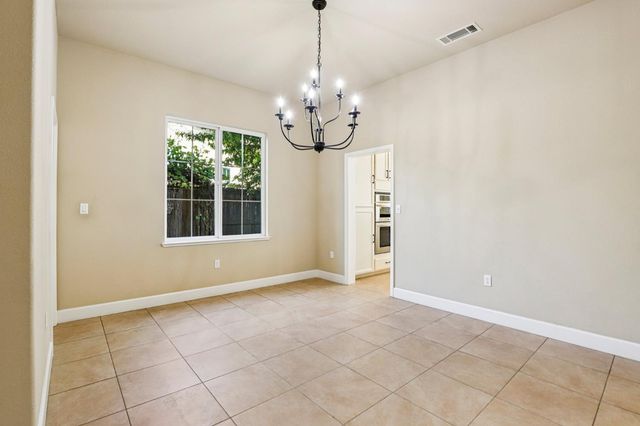 716 Chesterfield Way, Rocklin, CA 95765