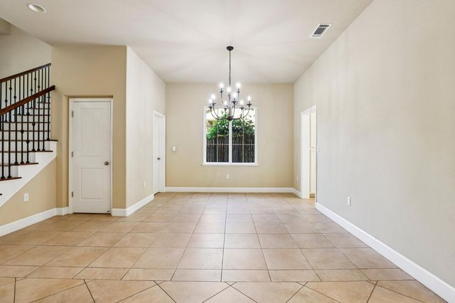 716 Chesterfield Way, Rocklin, CA 95765