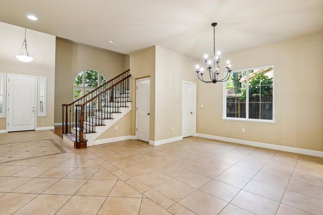 716 Chesterfield Way, Rocklin, CA 95765