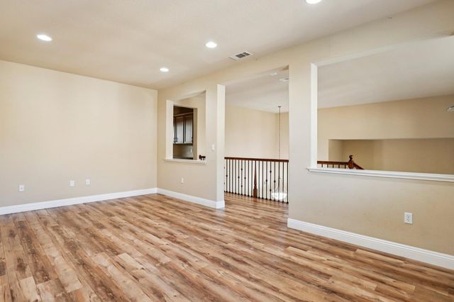 716 Chesterfield Way, Rocklin, CA 95765