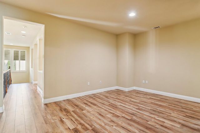 716 Chesterfield Way, Rocklin, CA 95765