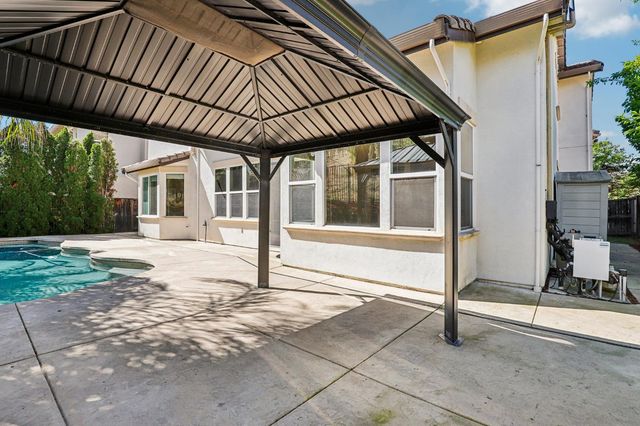 716 Chesterfield Way, Rocklin, CA 95765