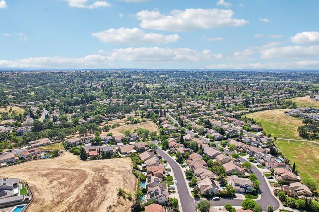 716 Chesterfield Way, Rocklin, CA 95765