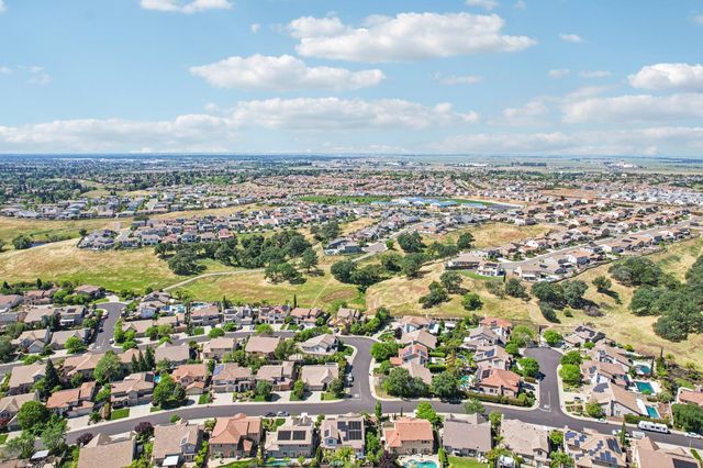 716 Chesterfield Way, Rocklin, CA 95765