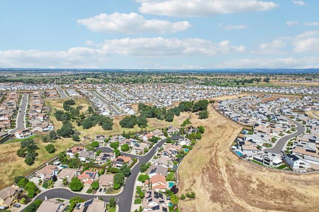 716 Chesterfield Way, Rocklin, CA 95765