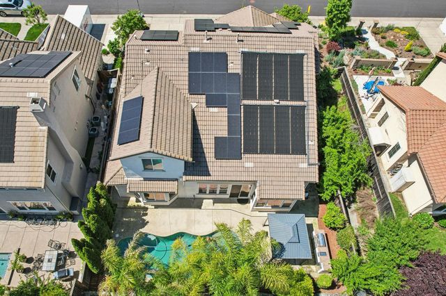 716 Chesterfield Way, Rocklin, CA 95765