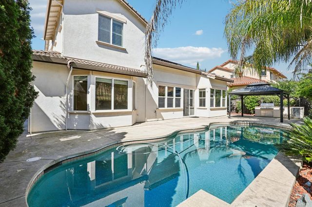 716 Chesterfield Way, Rocklin, CA 95765