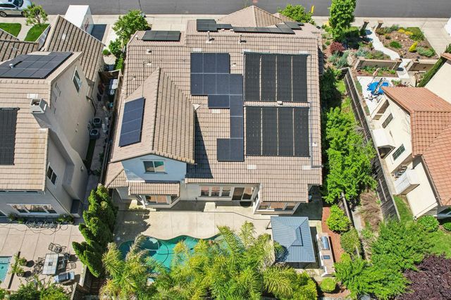 716 Chesterfield Way, Rocklin, CA 95765