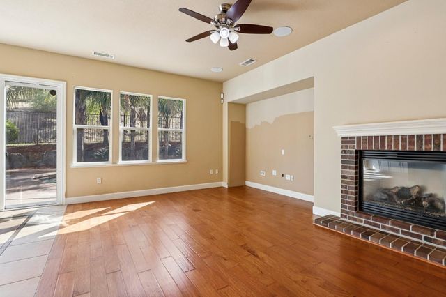 716 Chesterfield Way, Rocklin, CA 95765