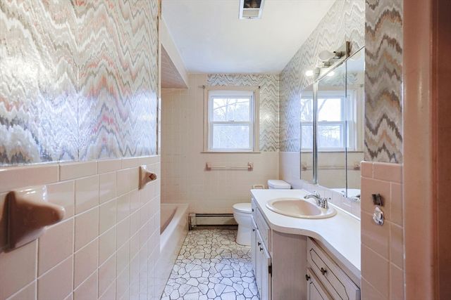 194 Ewing Dr, Stoughton, MA 02072