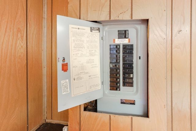 194 Ewing Dr, Stoughton, MA 02072