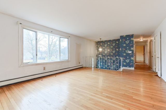 194 Ewing Dr, Stoughton, MA 02072