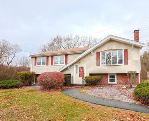 194 Ewing Dr, Stoughton, MA 02072
