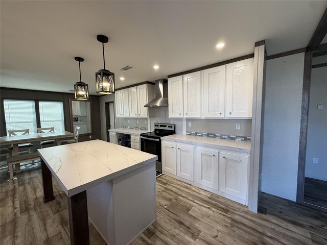 421 Bower Lane, Conroe, TX 77303