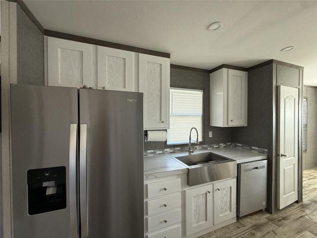 421 Bower Lane, Conroe, TX 77303