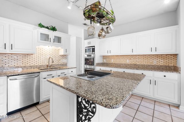 7885 Hunters Bend Cove, Olive Branch, MS 38654