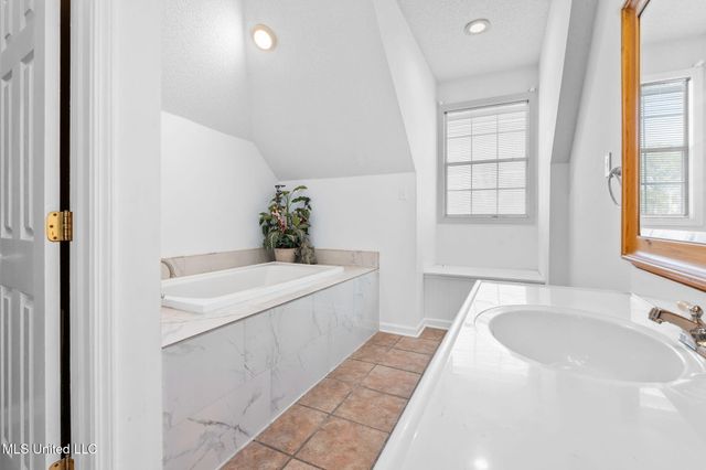 7885 Hunters Bend Cove, Olive Branch, MS 38654