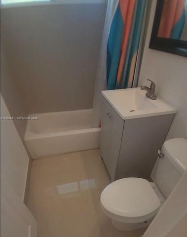 1050 98th St 2W, Bay Harbor Islands, FL 33154