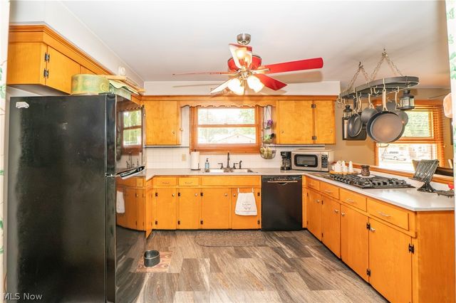731 Bachtel Street SE, North Canton, OH 44720