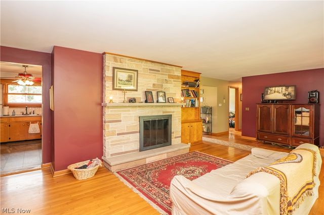 731 Bachtel Street SE, North Canton, OH 44720